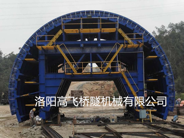 隧襯砌智能養(yǎng)護(hù)臺(tái)車(chē)結(jié)構(gòu)組成 隧襯砌智能養(yǎng)護(hù)臺(tái)車(chē)結(jié)構(gòu)組成