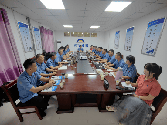 凝心聚力 力攀高峰!高飛股份銷售部2025年上半年營銷會議圓滿召開! 凝心聚力 力攀高峰!高飛股份銷售部2025年上半年營銷會議圓滿召開!